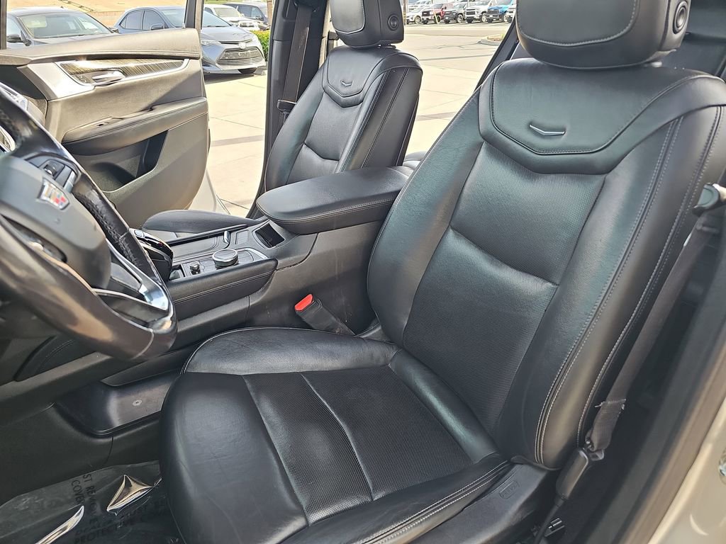 Used 2020 Cadillac XT6 Premium Luxury image 26