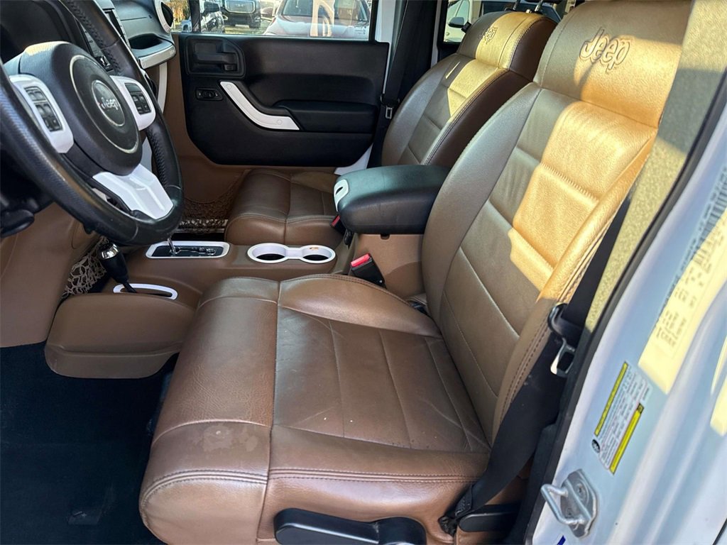 Used 2012 Jeep Wrangler Unlimited Sahara w/ Dual Top Group image 18