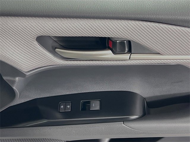 Used 2025 Toyota Camry SE image 31