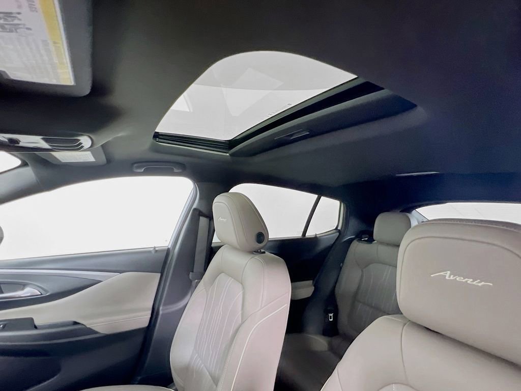 New 2025 Buick Envista Avenir image 18