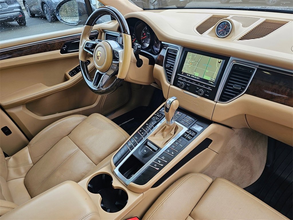 Used 2016 Porsche Macan Turbo image 30