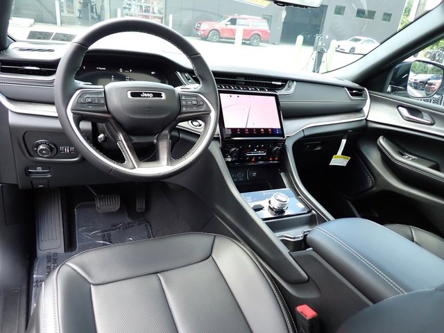 New 2025 Jeep Grand Cherokee L Limited w/ Luxury Tech Group II image 14
