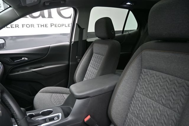 Used 2024 Chevrolet Equinox LT w/ LPO, Floor Liner Package FWD image 17