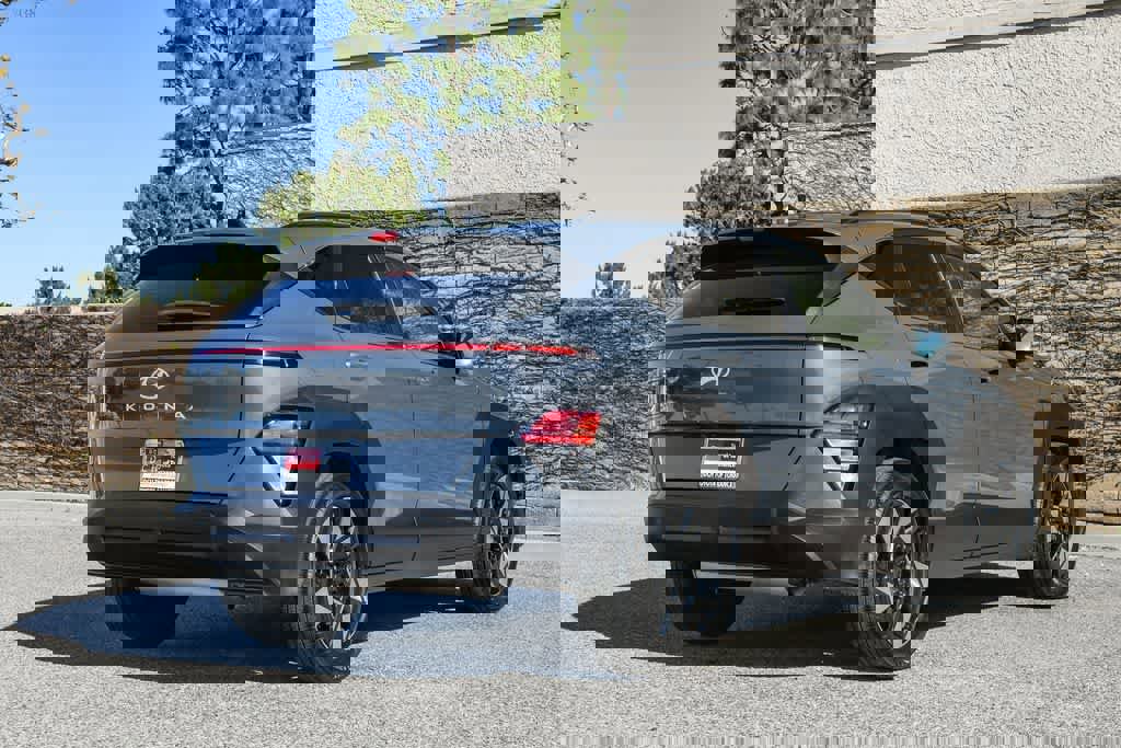 Used 2024 Hyundai Kona SEL FWD image 6