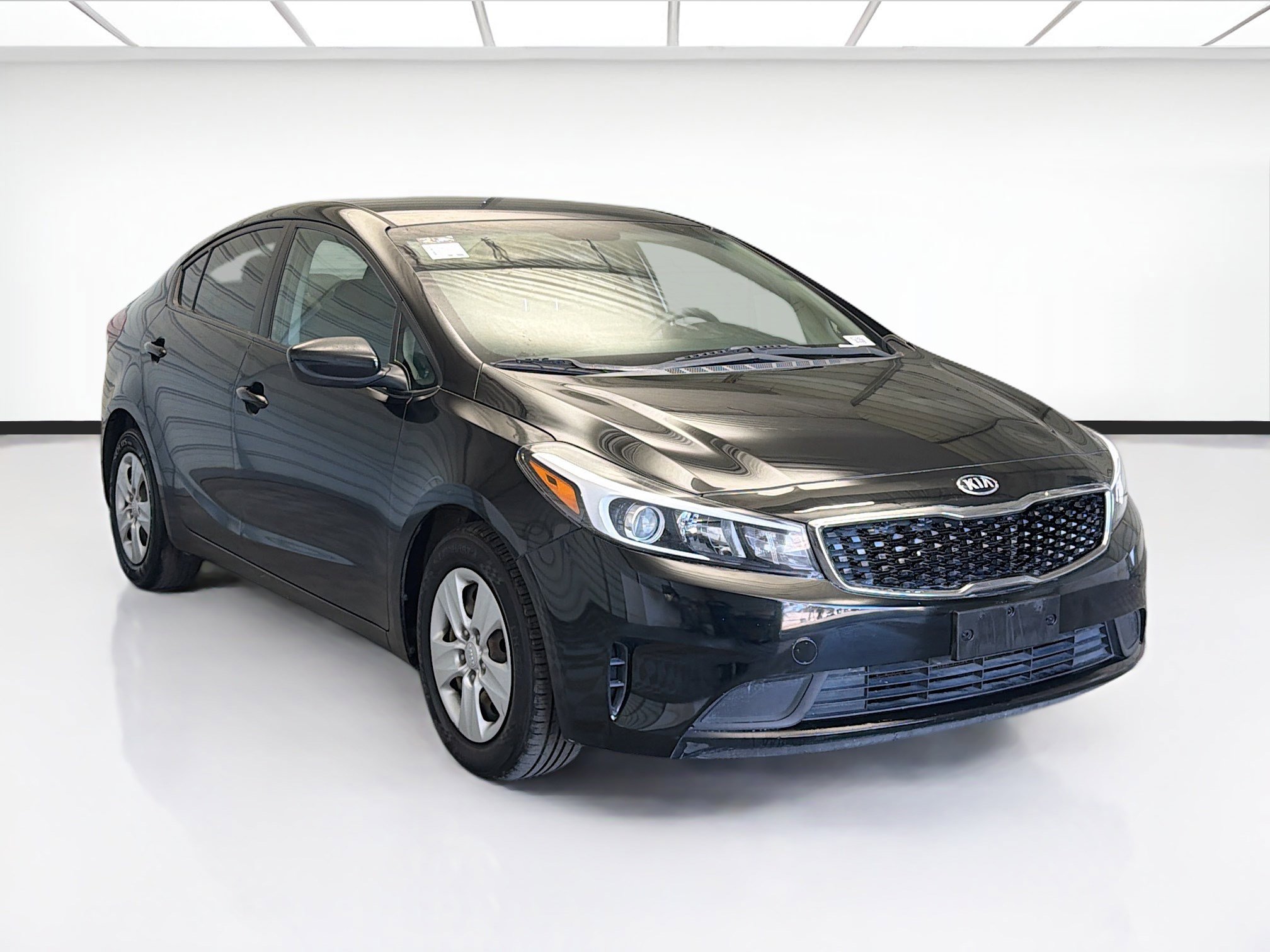 Used 2017 Kia Forte LX image 3