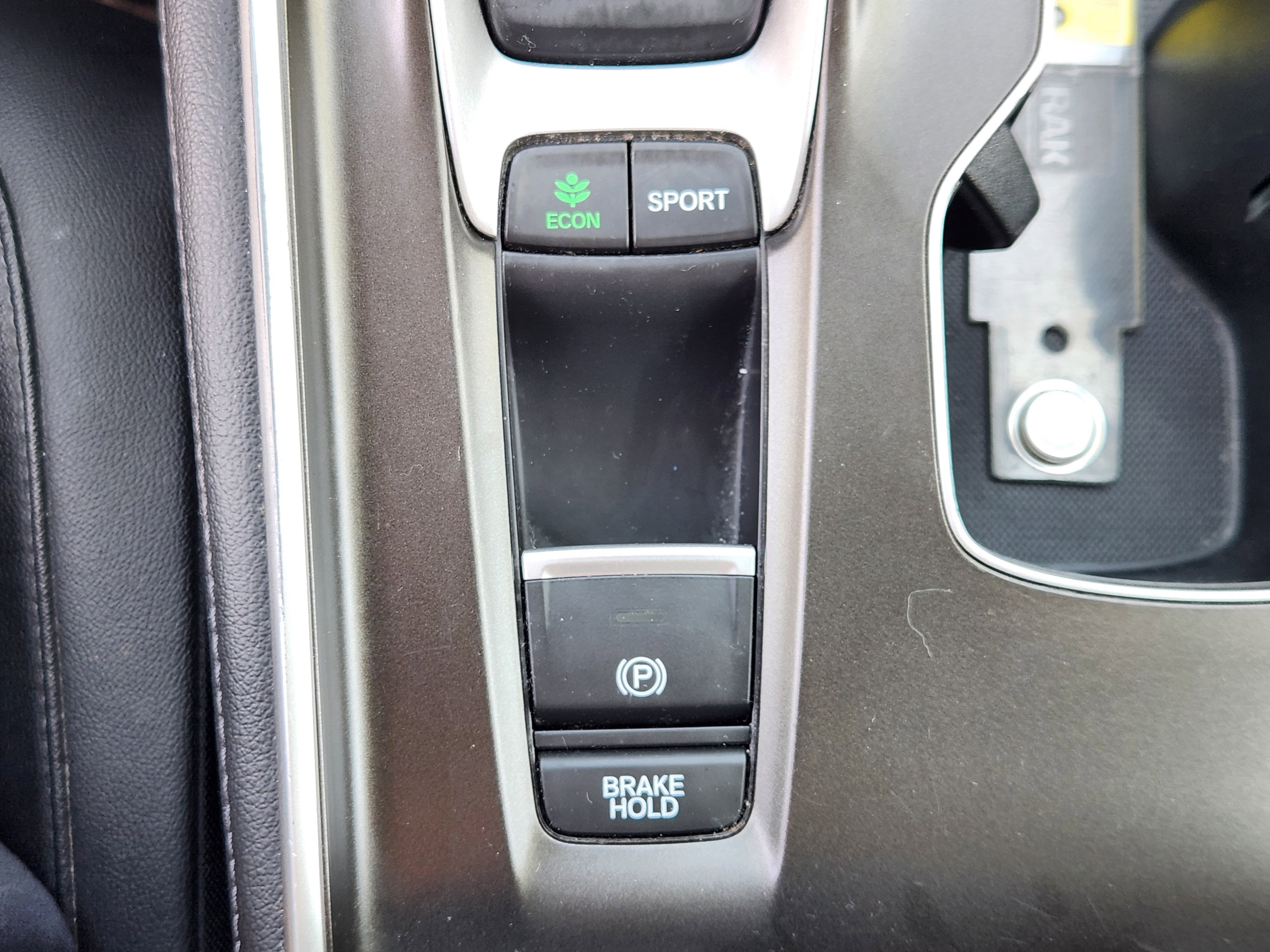 Used 2019 Honda Accord Touring image 23