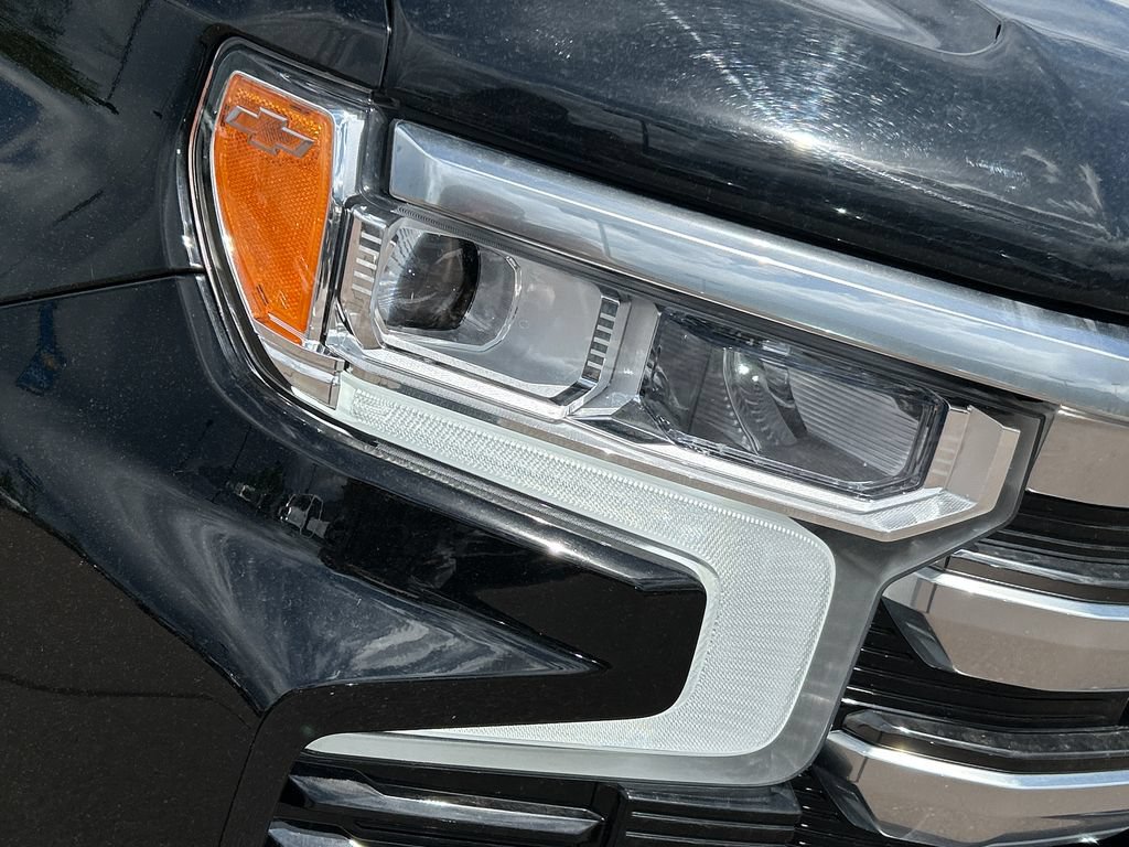 Used 2024 Chevrolet Silverado 1500 High Country w/ Technology Package AWD/4WD image 23