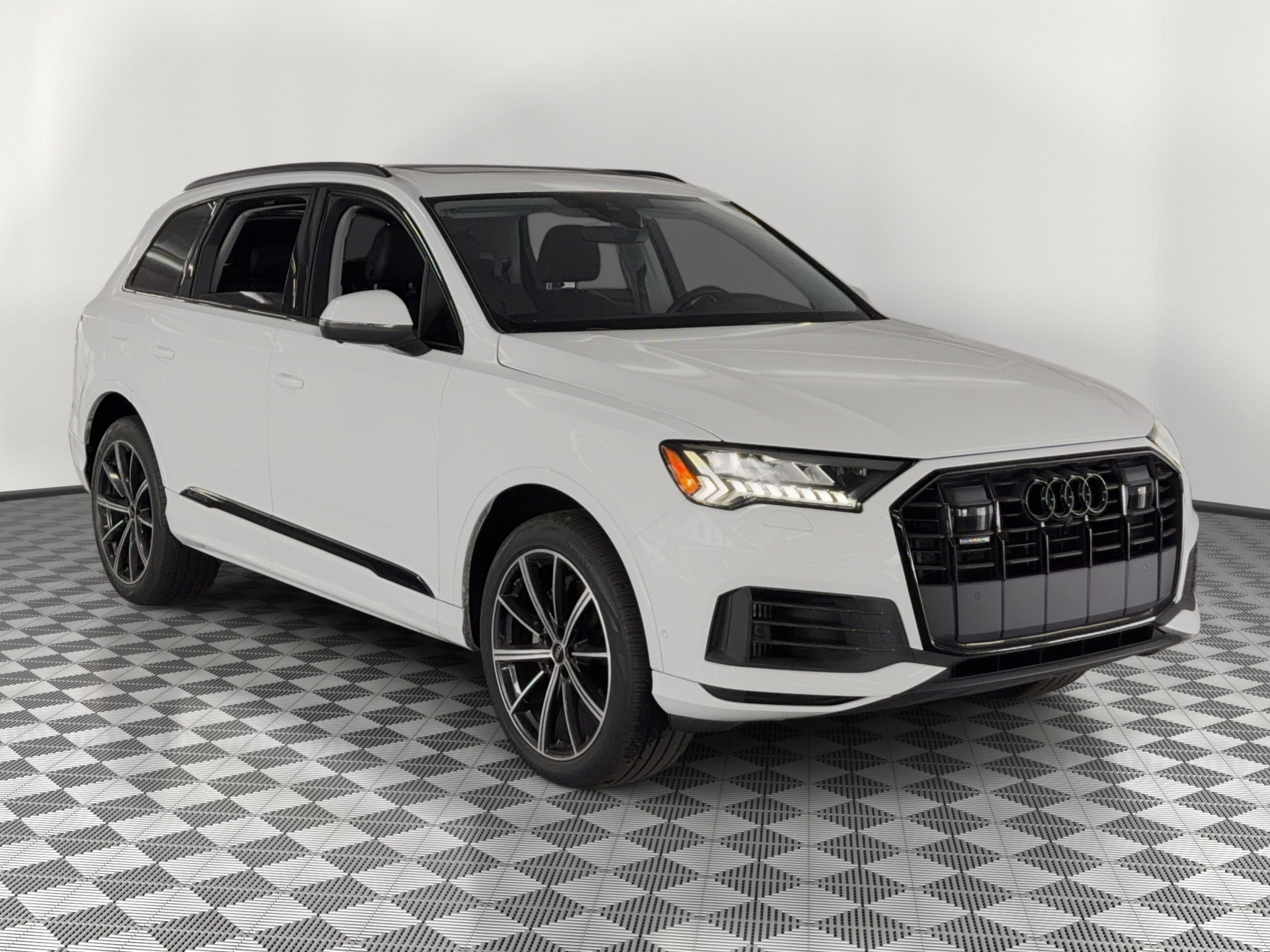 Certified 2023 Audi Q7 3.0T Premium Plus image 7
