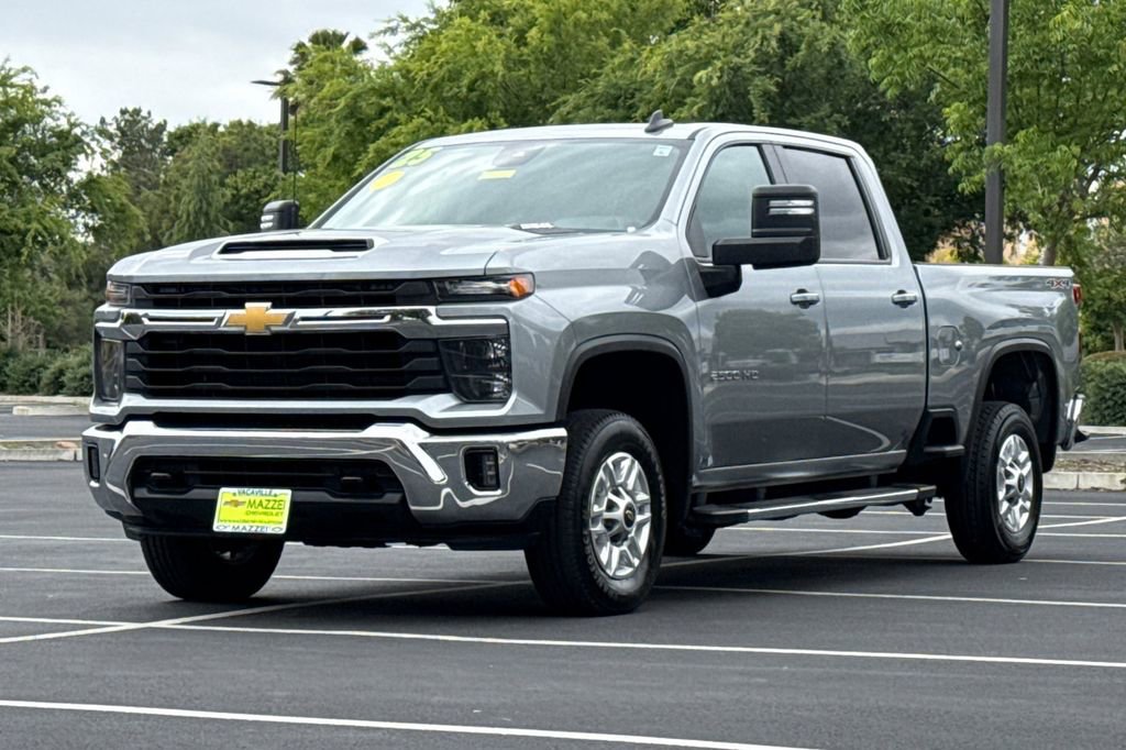 Used 2025 Chevrolet Silverado 2500 LT w/ Convenience Package AWD/4WD image 16
