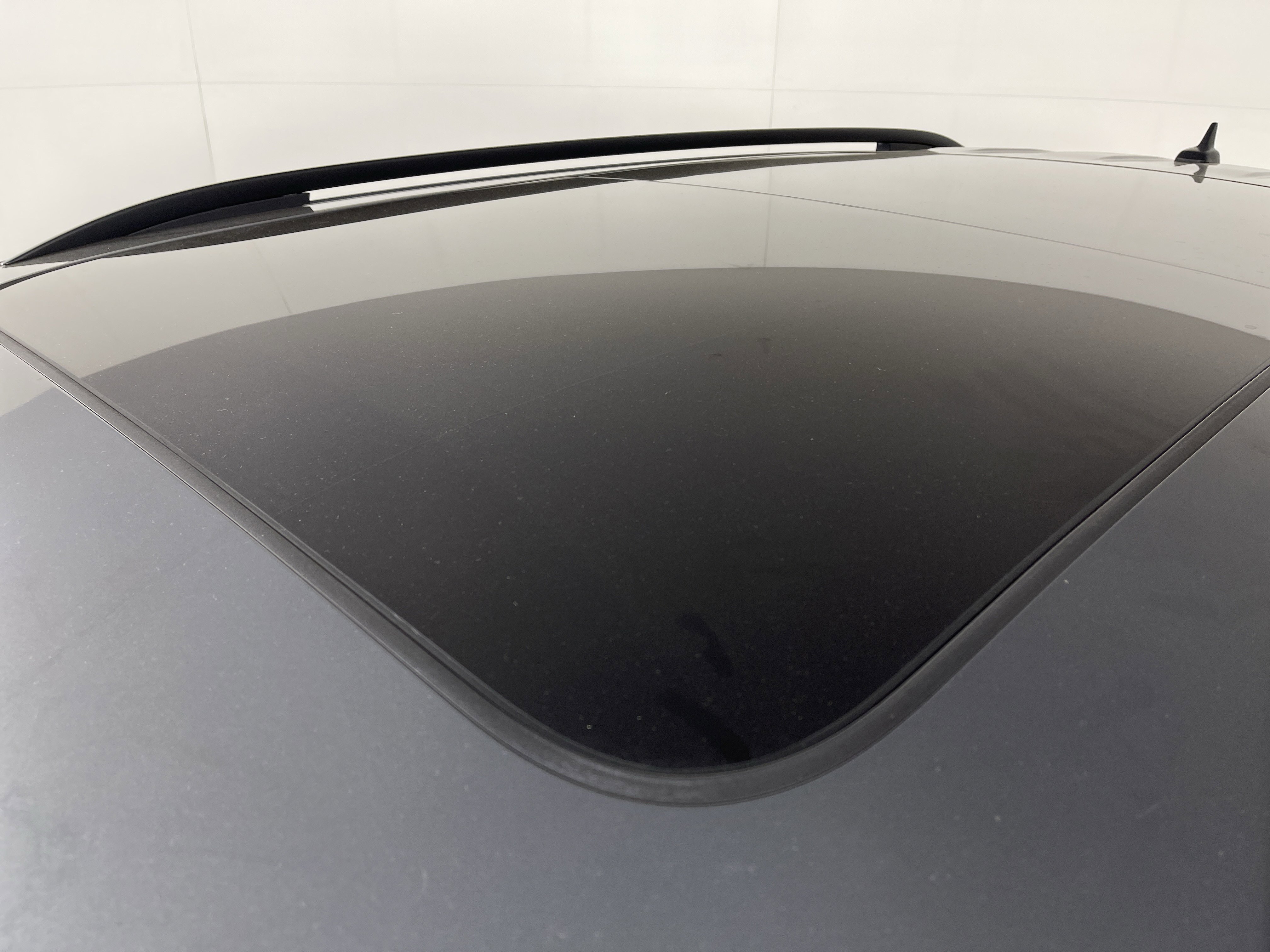 Used 2022 Volkswagen Tiguan SE R-Line image 6