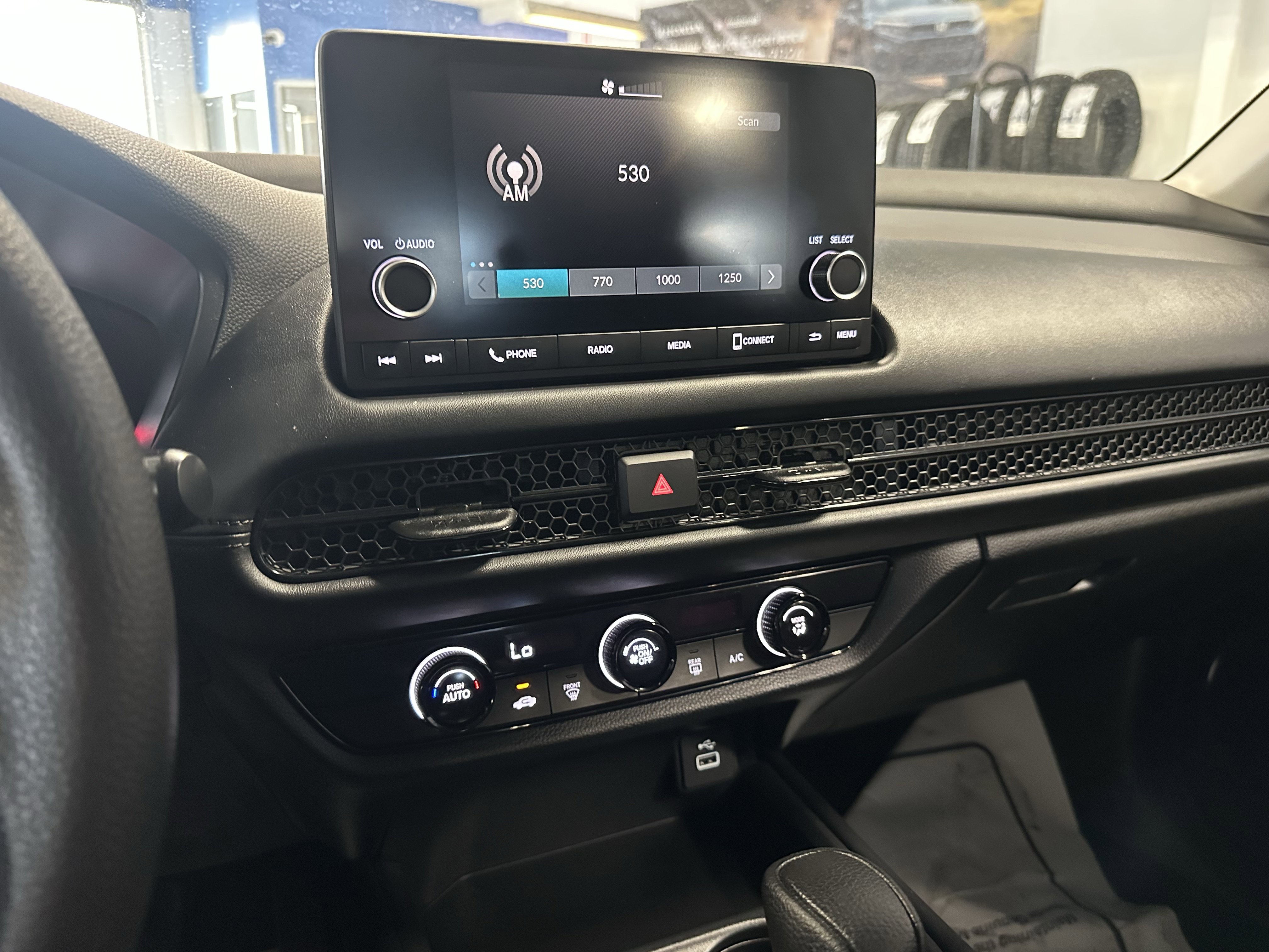 Used 2023 Honda HR-V LX image 11