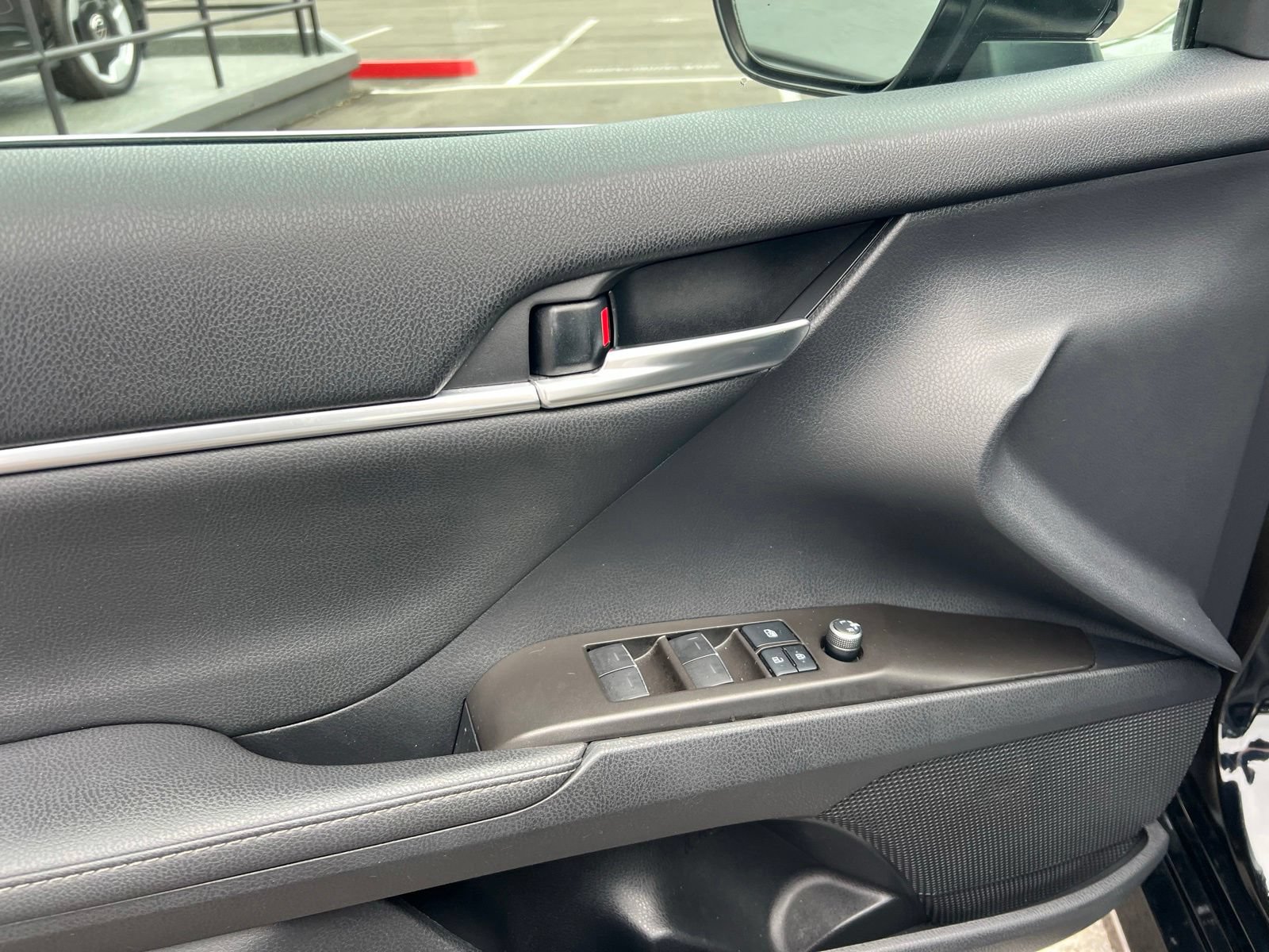 Used 2021 Toyota Camry XLE FWD image 21