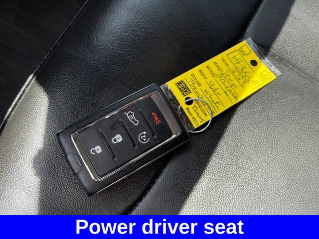 Used 2023 Jeep Grand Cherokee L Limited w/ Black Appearance Package AWD/4WD image 21