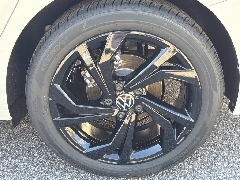 New 2026 Volkswagen Jetta SE FWD image 10