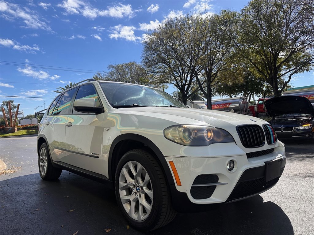 Used 2011 BMW X5 xDrive35i AWD/4WD image 3