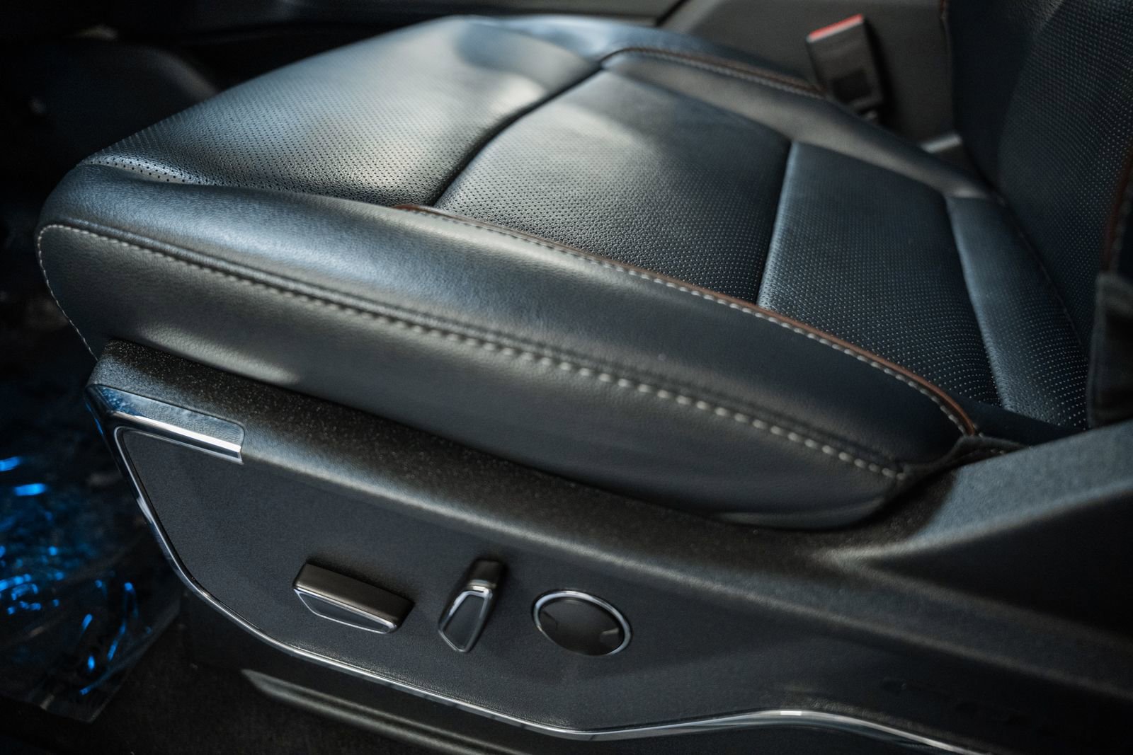 Certified 2023 Ford F150 Lariat w/ Equipment Group 502A High image 41