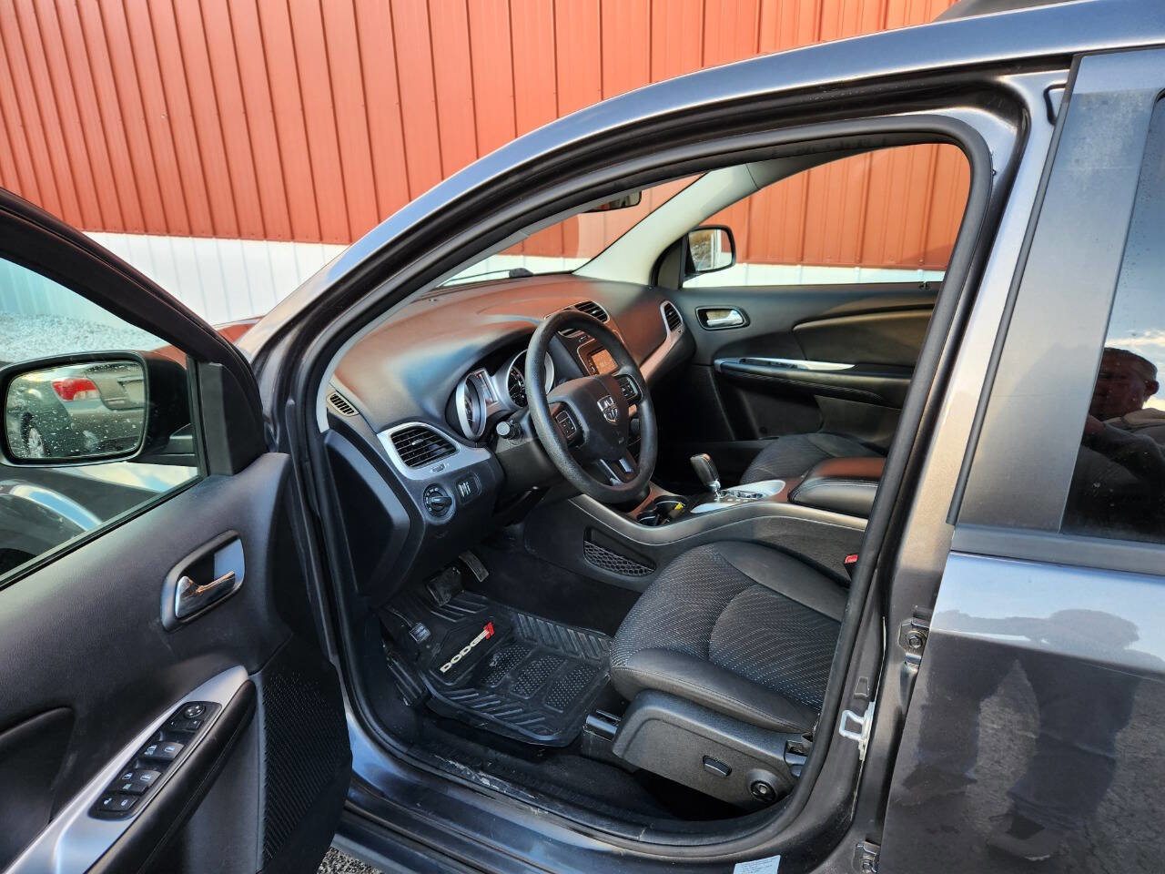 Used 2016 Dodge Journey SE w/ Flexible Seating Group image 10