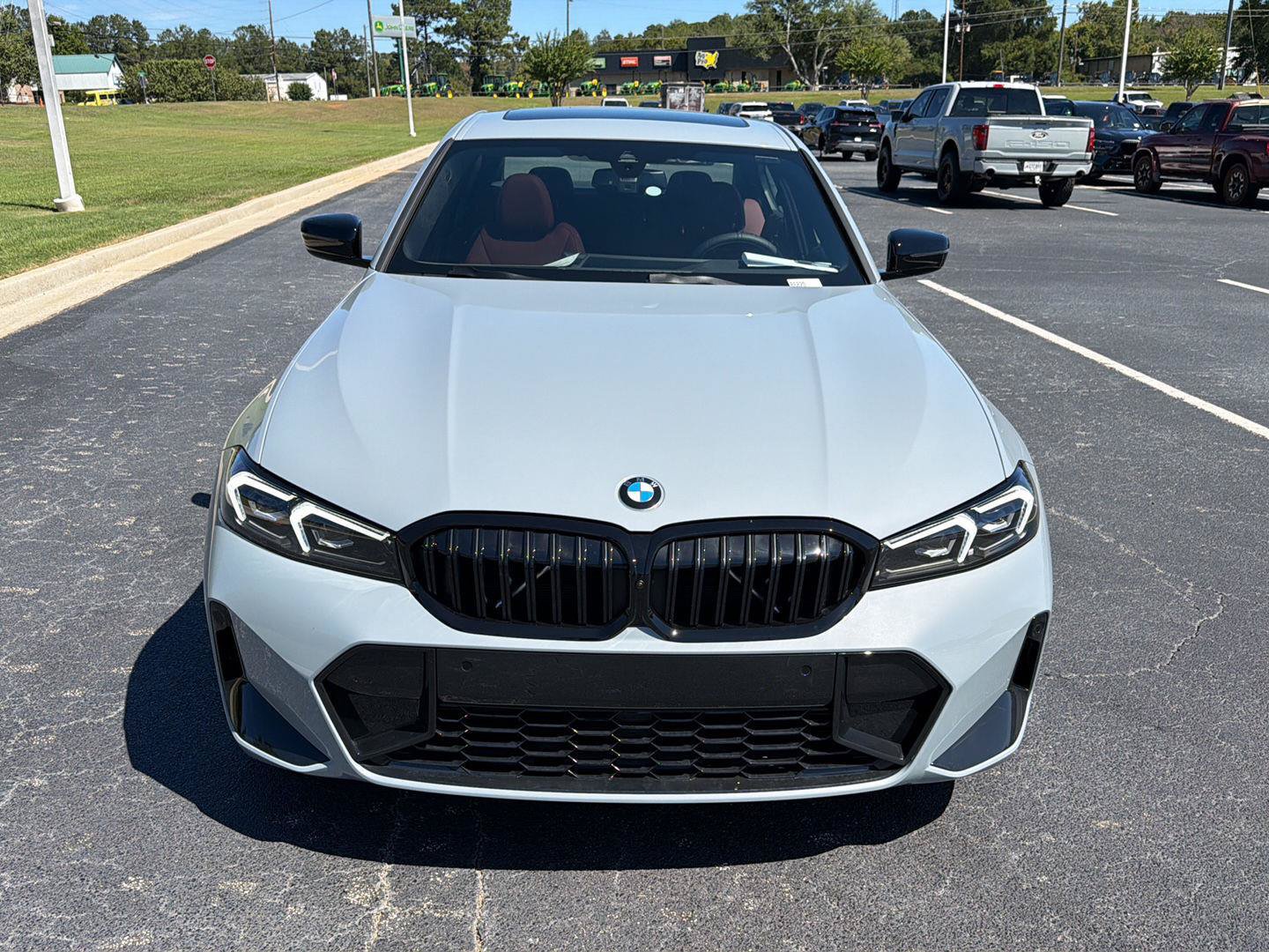 New 2026 BMW 330i Sedan w/ M Sport Package RWD image 9