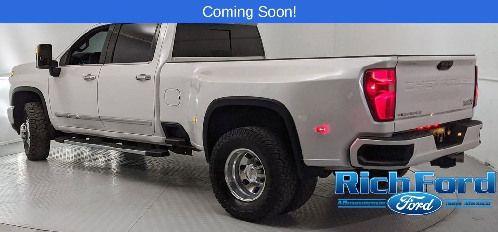 Used 2024 Chevrolet Silverado 3500 High Country w/ High Country Premium Package AWD/4WD image 4