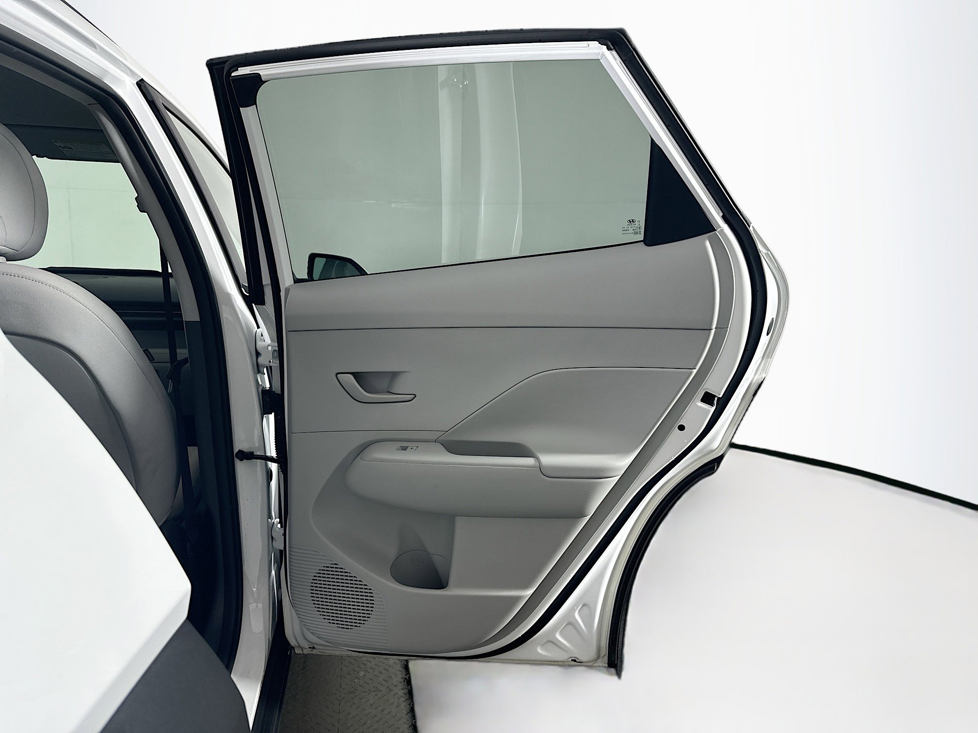 Used 2025 Hyundai Kona SEL image 28