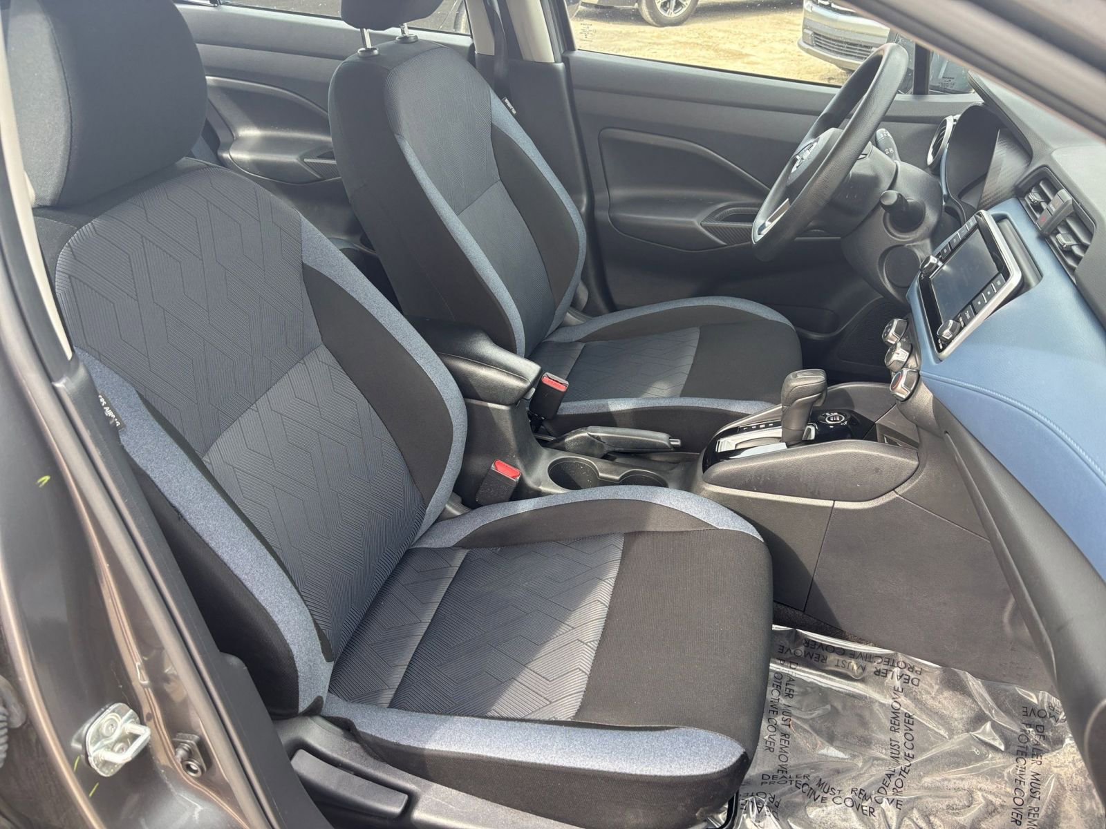 Used 2025 Nissan Versa SV FWD image 33