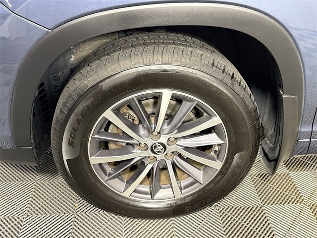 Certified 2018 Toyota Highlander XLE image 4