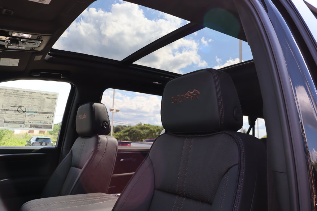 New 2026 Chevrolet Suburban High Country AWD/4WD image 33