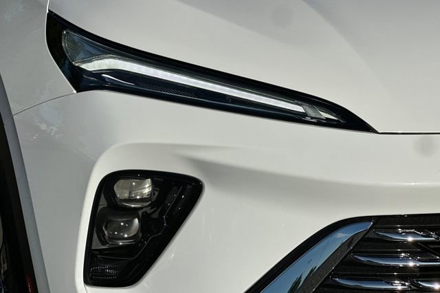 Used 2025 Buick Envision Preferred image 47