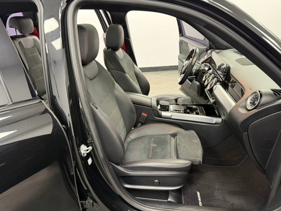 Used 2022 Mercedes-Benz GLB 35 AMG 4MATIC image 37
