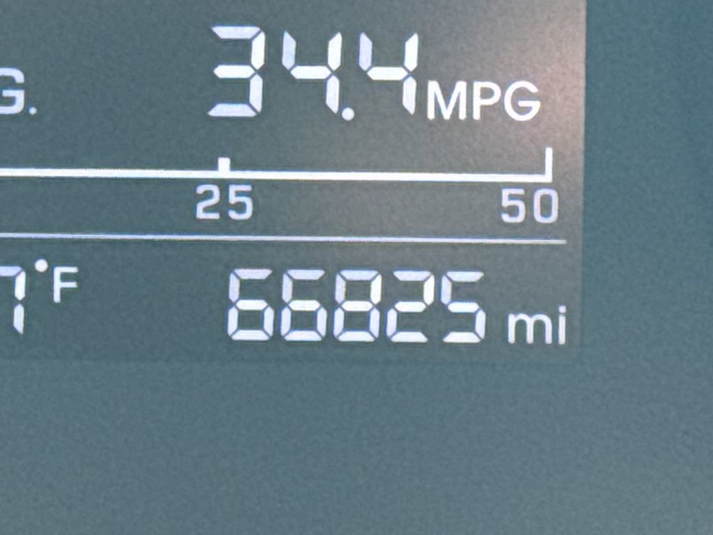 Used 2018 Hyundai Elantra SE FWD image 17