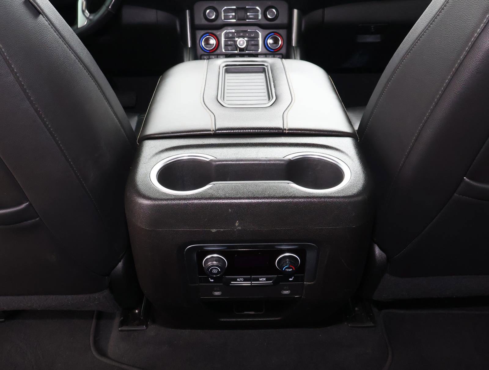 Used 2021 Chevrolet Tahoe Premier w/ Premium Package RWD image 12