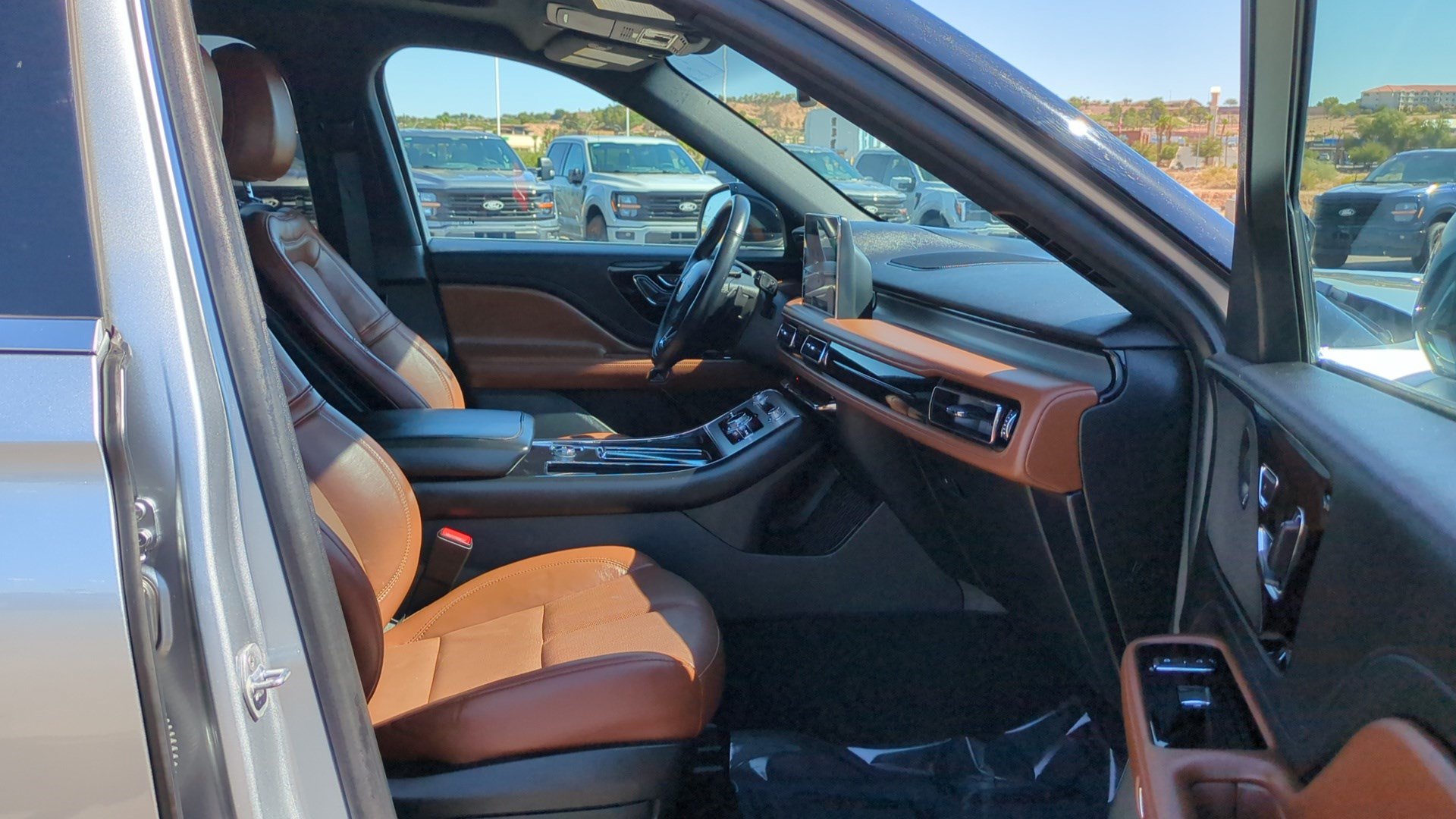 Used 2023 Lincoln Aviator Reserve w/ Equipment Group 201A RWD image 33