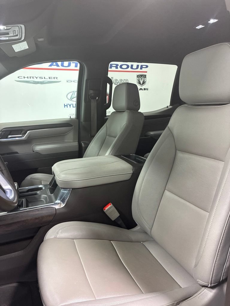 Used 2025 GMC Sierra 1500 SLT AWD/4WD image 10