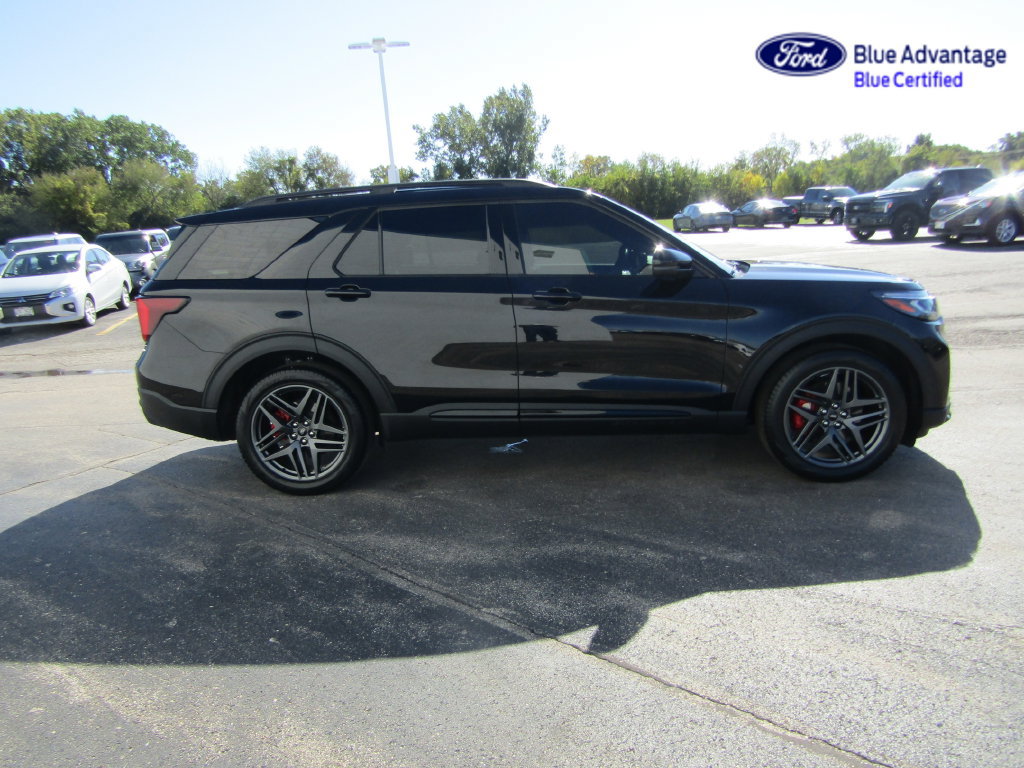 Certified 2026 Ford Explorer ST AWD/4WD image 9