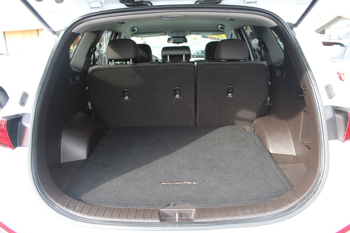 Used 2020 Hyundai Santa Fe SEL w/ Cargo Package FWD image 29