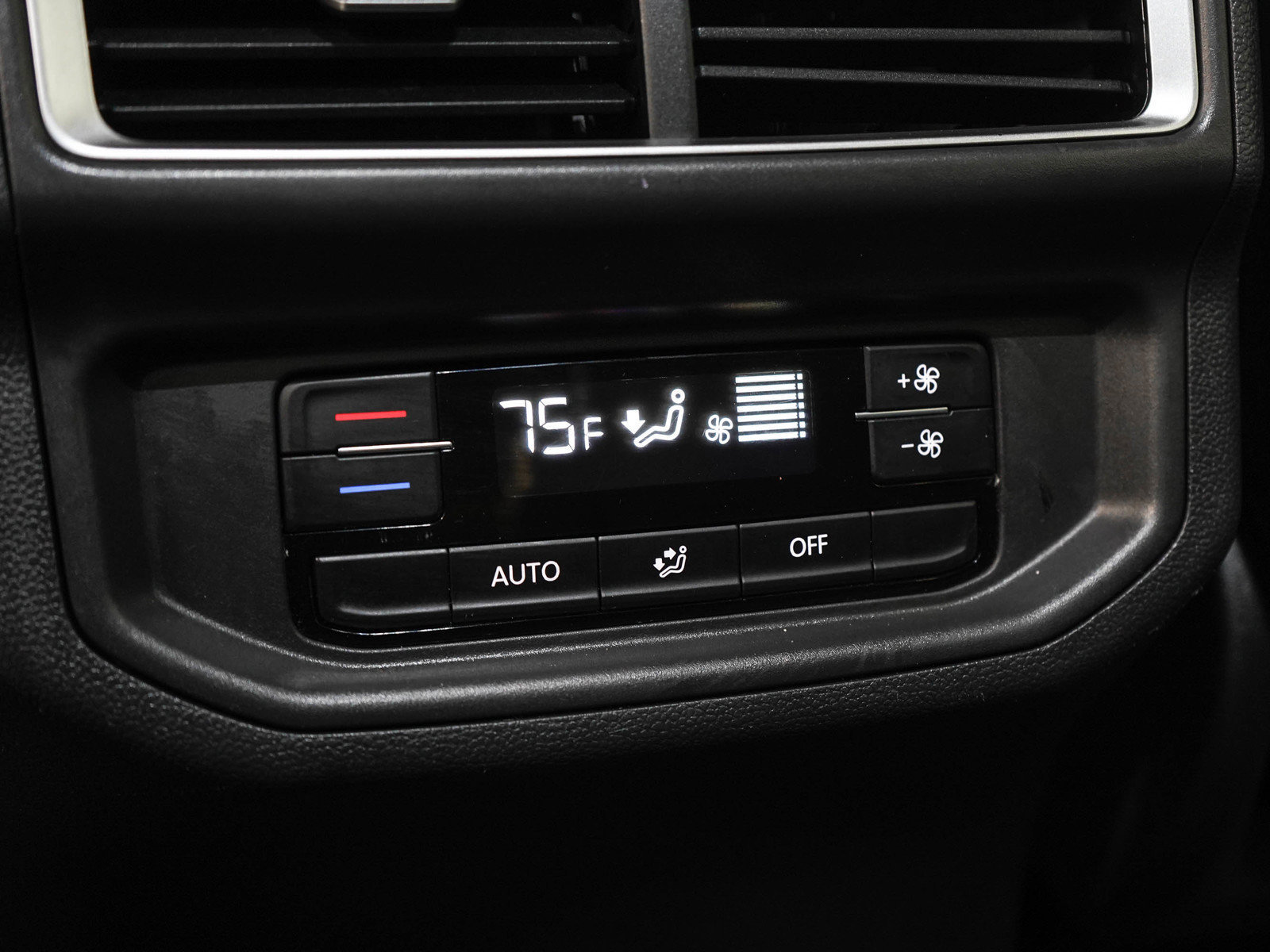 Used 2024 Volkswagen Atlas SE AWD/4WD image 17