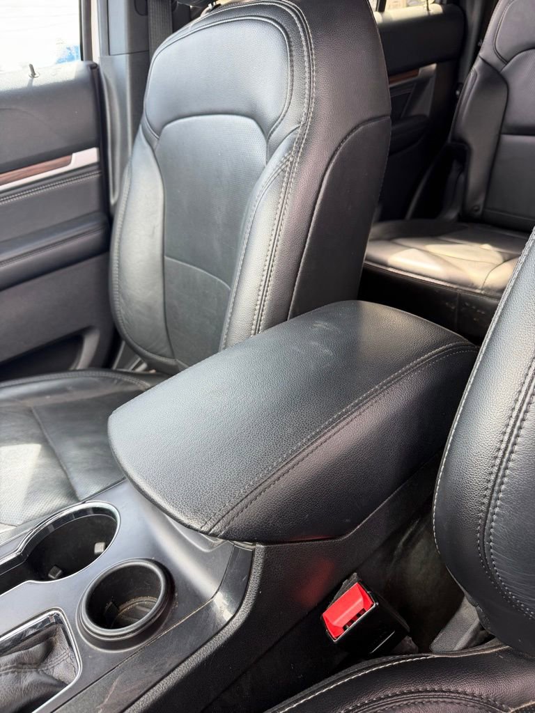 Used 2019 Ford Explorer Limited w/ Ford Safe & Smart Package FWD image 15