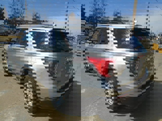 Used 2020 Ford Explorer XLT w/ Comfort Package image 4