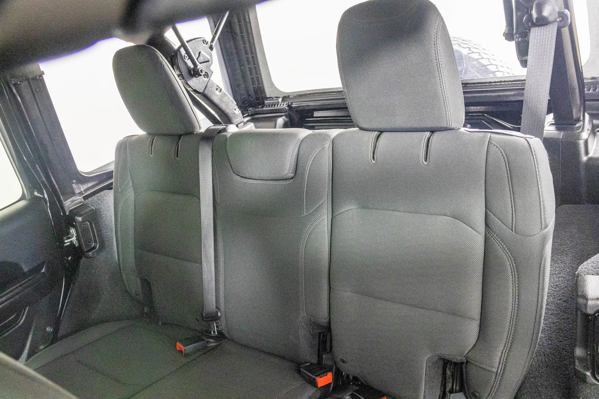 Used 2018 Jeep Wrangler Unlimited Sport image 29