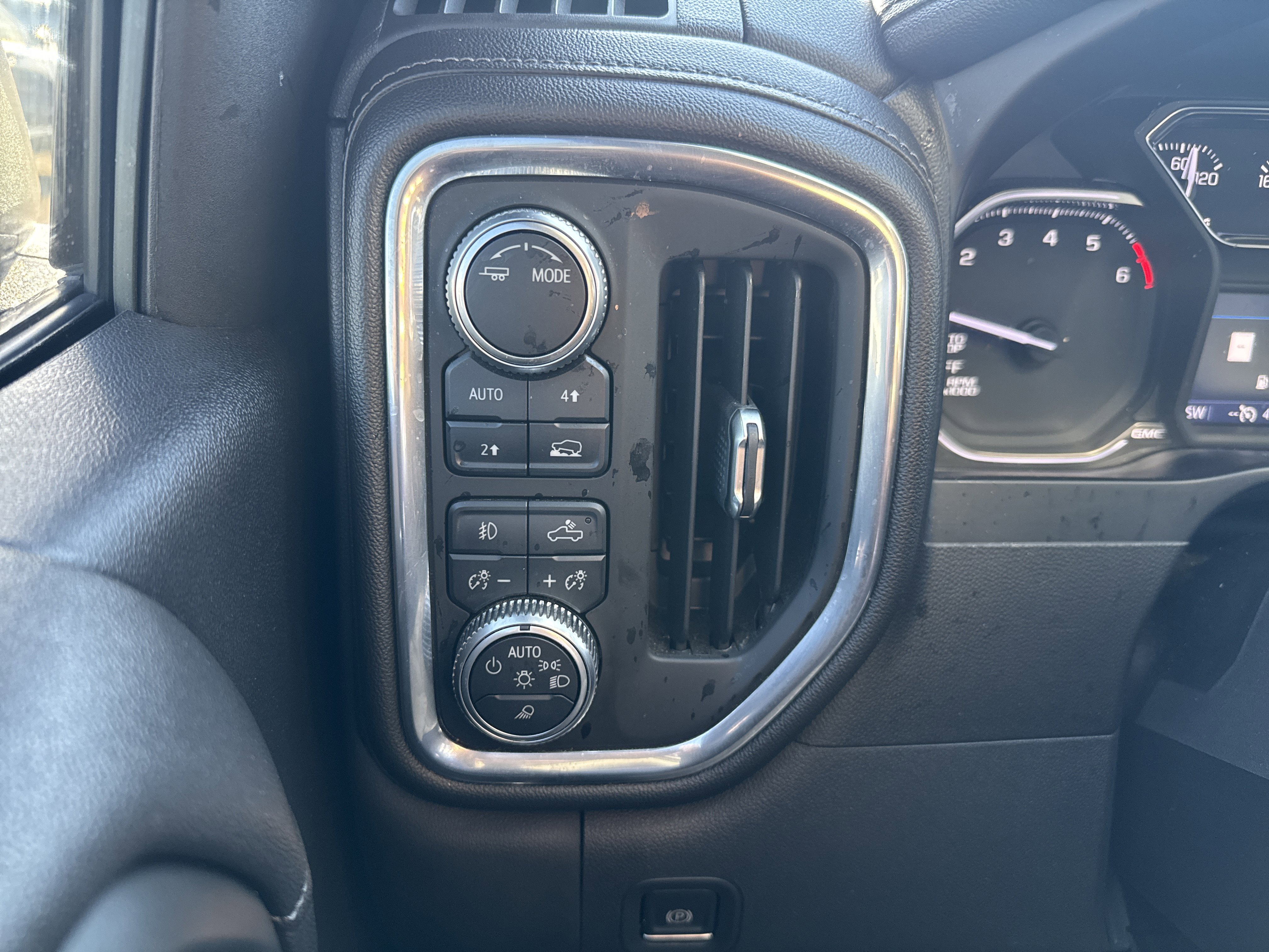 Used 2020 GMC Sierra 1500 SLT w/ SLT Convenience Package image 30