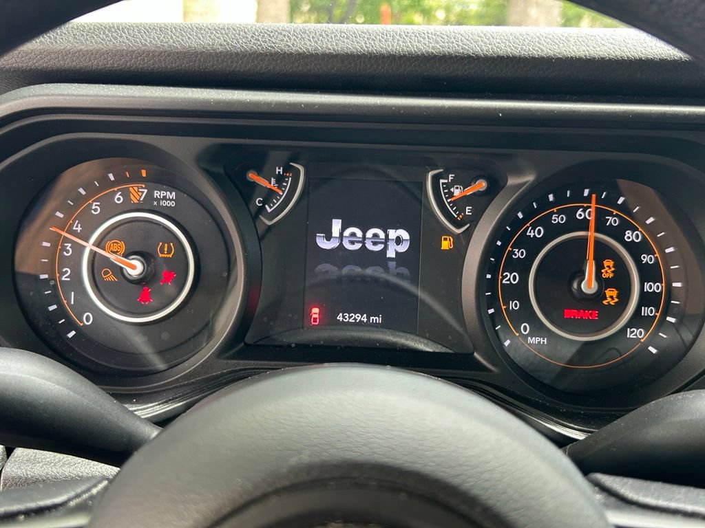 Certified 2024 Jeep Gladiator Sport AWD/4WD image 18