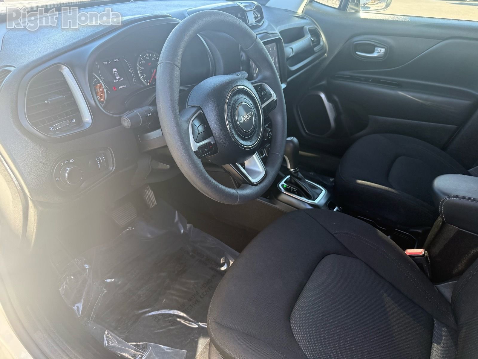 Used 2023 Jeep Renegade Latitude image 12