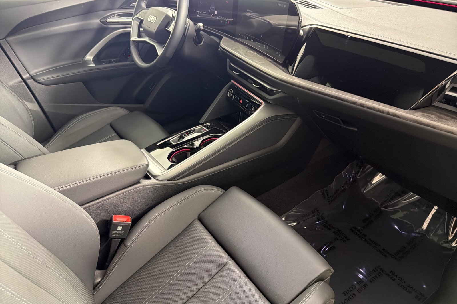 Used 2025 Audi Q5 Premium Plus w/ Premium Plus AWD/4WD image 15