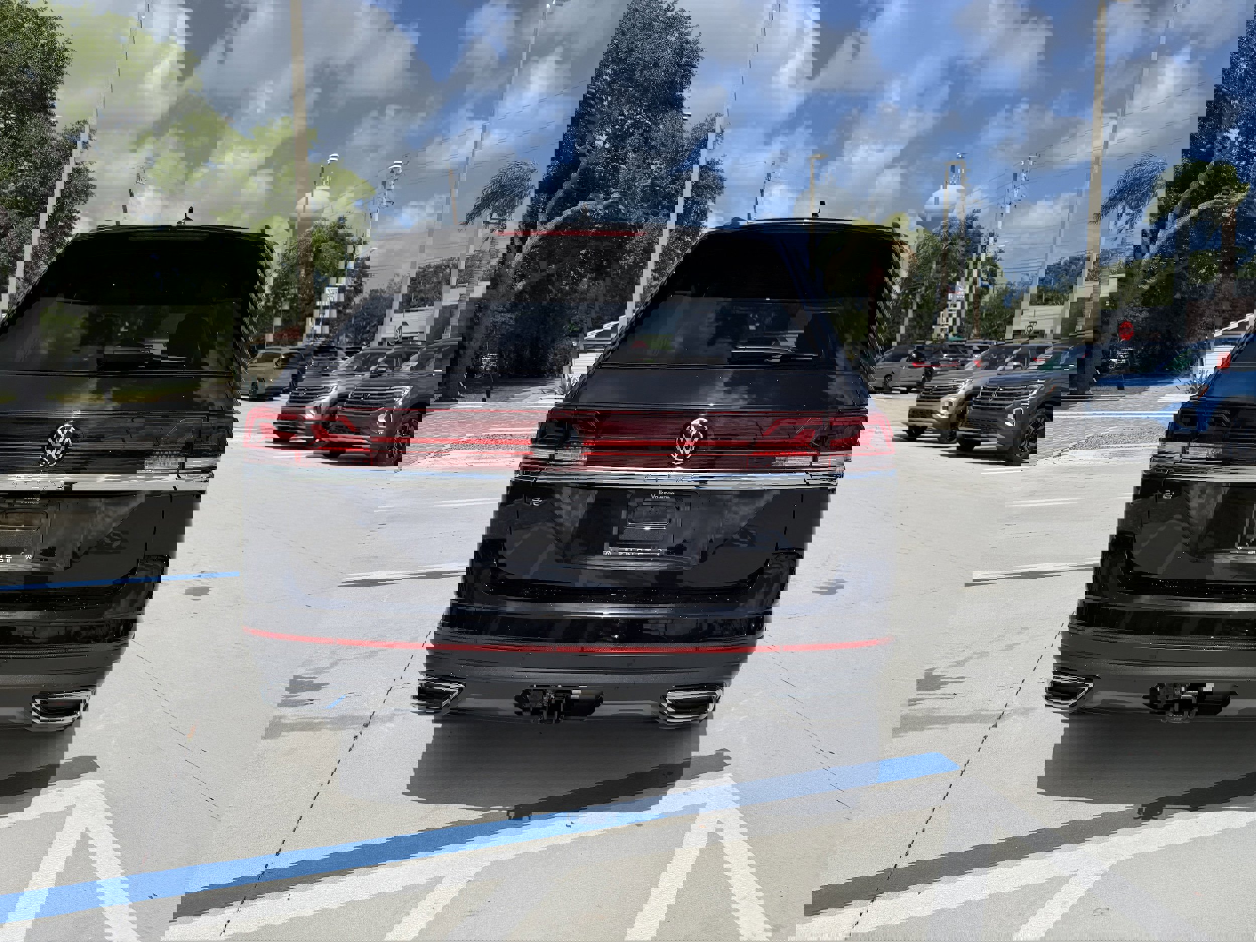 New 2026 Volkswagen Atlas SE image 4