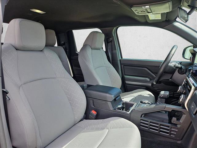 Used 2025 Toyota Tacoma SR5 AWD/4WD image 20