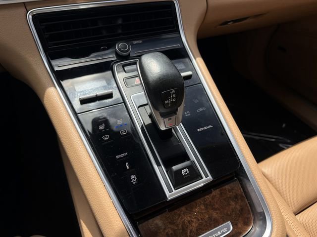 Used 2018 Porsche Panamera RWD image 24