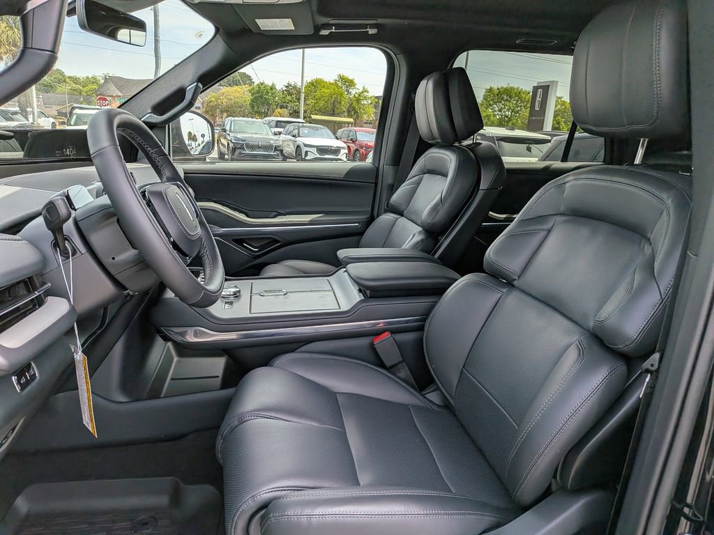 New 2026 Lincoln Navigator L Reserve w/ Jet Appearance Package AWD/4WD image 24