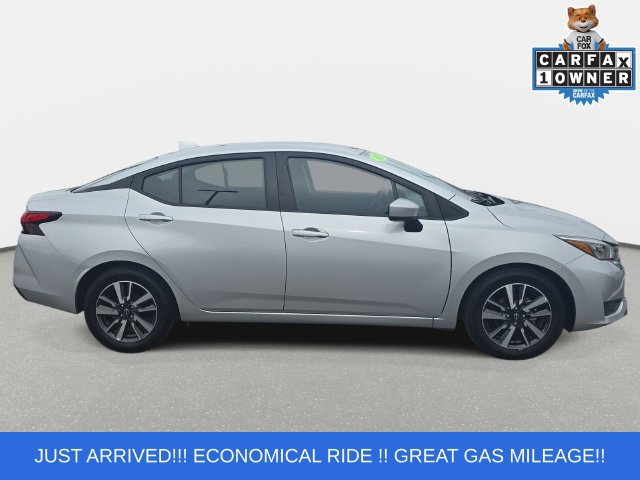 Used 2025 Nissan Versa SV FWD image 4