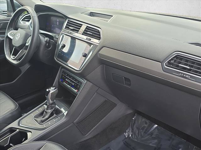 Certified 2022 Volkswagen Tiguan SE FWD image 24