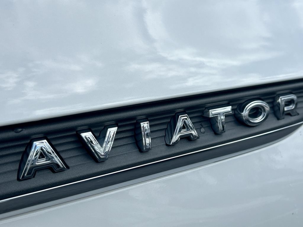 Used 2020 Lincoln Aviator Reserve w/ Equipment Group 201A RWD image 11